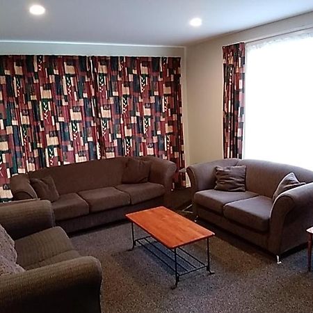 Accommodation Fiordland -The Three Bedroom House At 226A Milford Road Te Anau Eksteriør billede