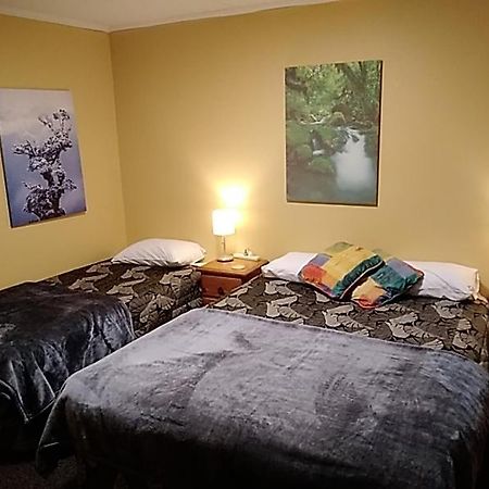 Accommodation Fiordland -The Three Bedroom House At 226A Milford Road Te Anau Eksteriør billede