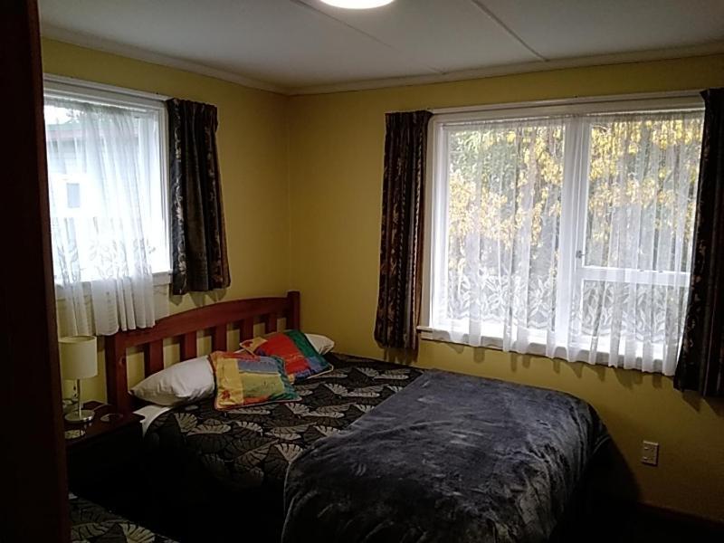 Accommodation Fiordland -The Three Bedroom House At 226A Milford Road Te Anau Eksteriør billede