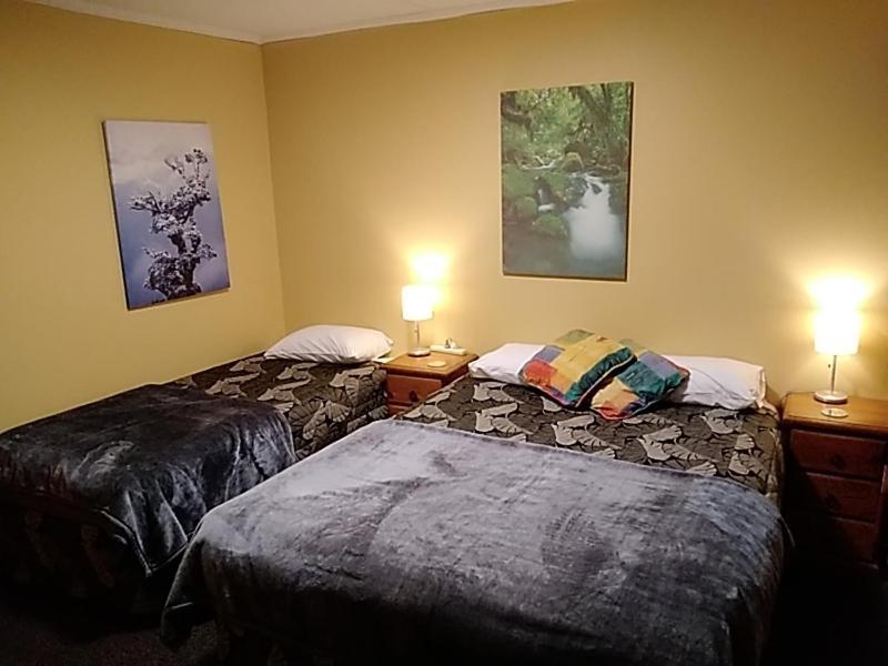 Accommodation Fiordland -The Three Bedroom House At 226A Milford Road Te Anau Eksteriør billede
