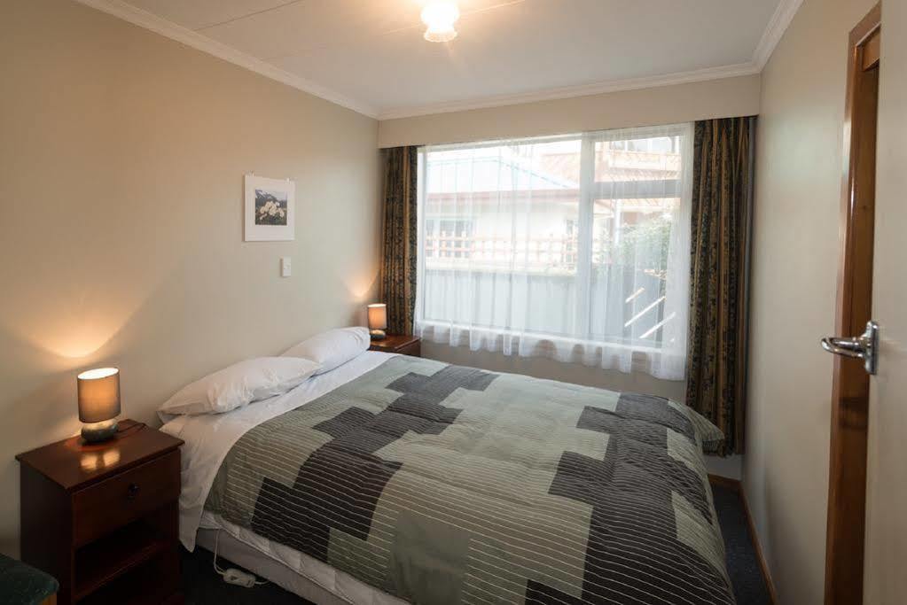 Accommodation Fiordland -The Three Bedroom House At 226A Milford Road Te Anau Eksteriør billede