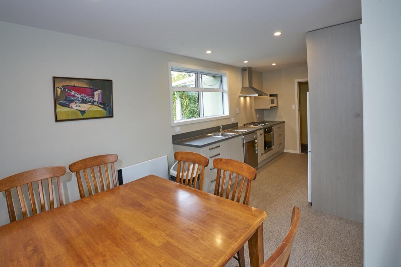 Accommodation Fiordland -The Three Bedroom House At 226A Milford Road Te Anau Eksteriør billede