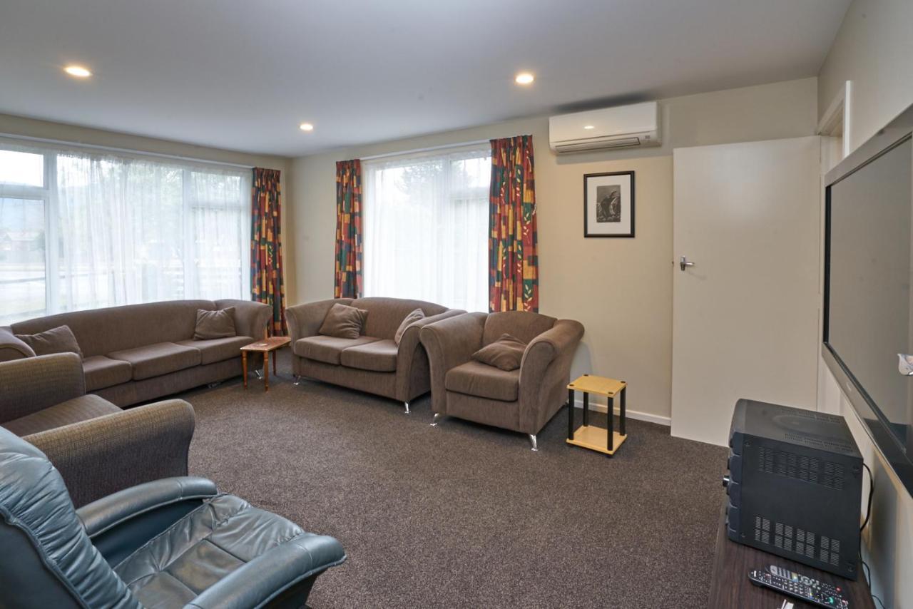 Accommodation Fiordland -The Three Bedroom House At 226A Milford Road Te Anau Eksteriør billede