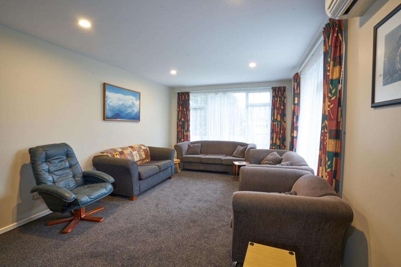 Accommodation Fiordland -The Three Bedroom House At 226A Milford Road Te Anau Eksteriør billede