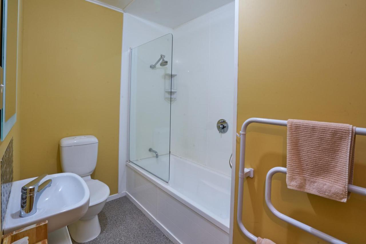 Accommodation Fiordland -The Three Bedroom House At 226A Milford Road Te Anau Eksteriør billede