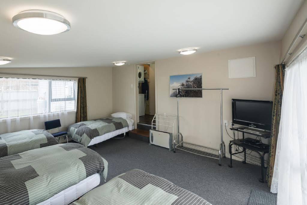 Accommodation Fiordland -The Three Bedroom House At 226A Milford Road Te Anau Eksteriør billede