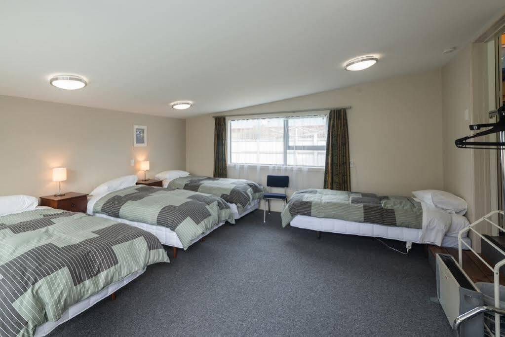 Accommodation Fiordland -The Three Bedroom House At 226A Milford Road Te Anau Eksteriør billede